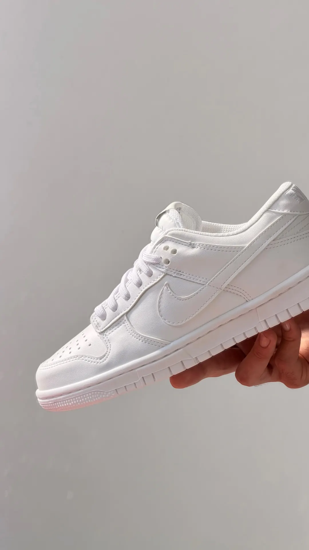 Tênis casual cano baixo todo branco