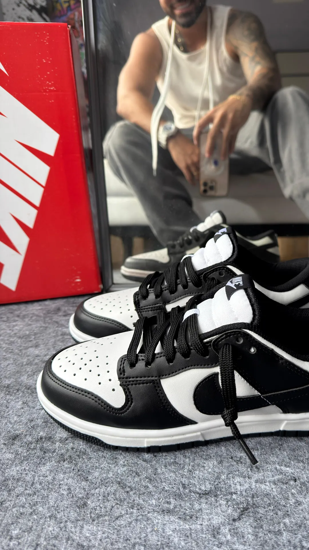 Tênis casual cano baixo branco e preto